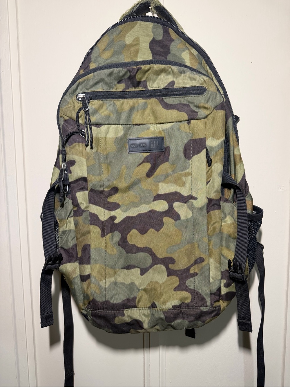 GAP Men's Camouflage Backpack in Olive and Dark Green